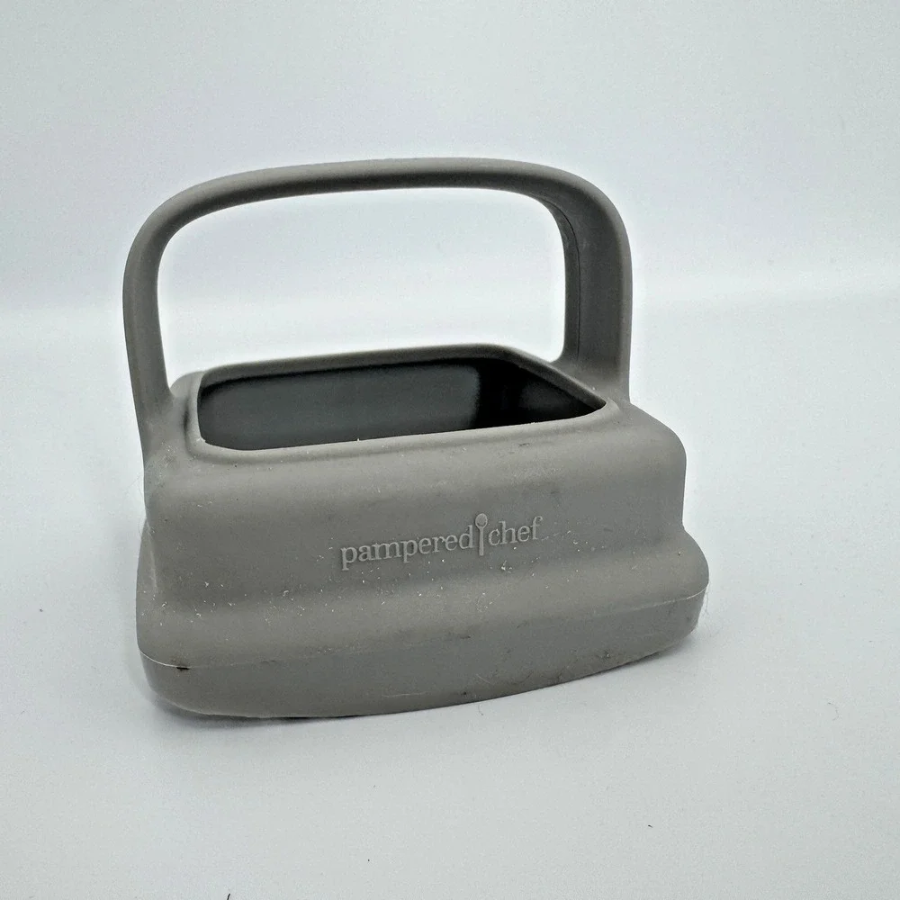 Pampered Chef Cut-N-Seal Gray Square Sandwich Cutter Sealer 100130 Uncrustables